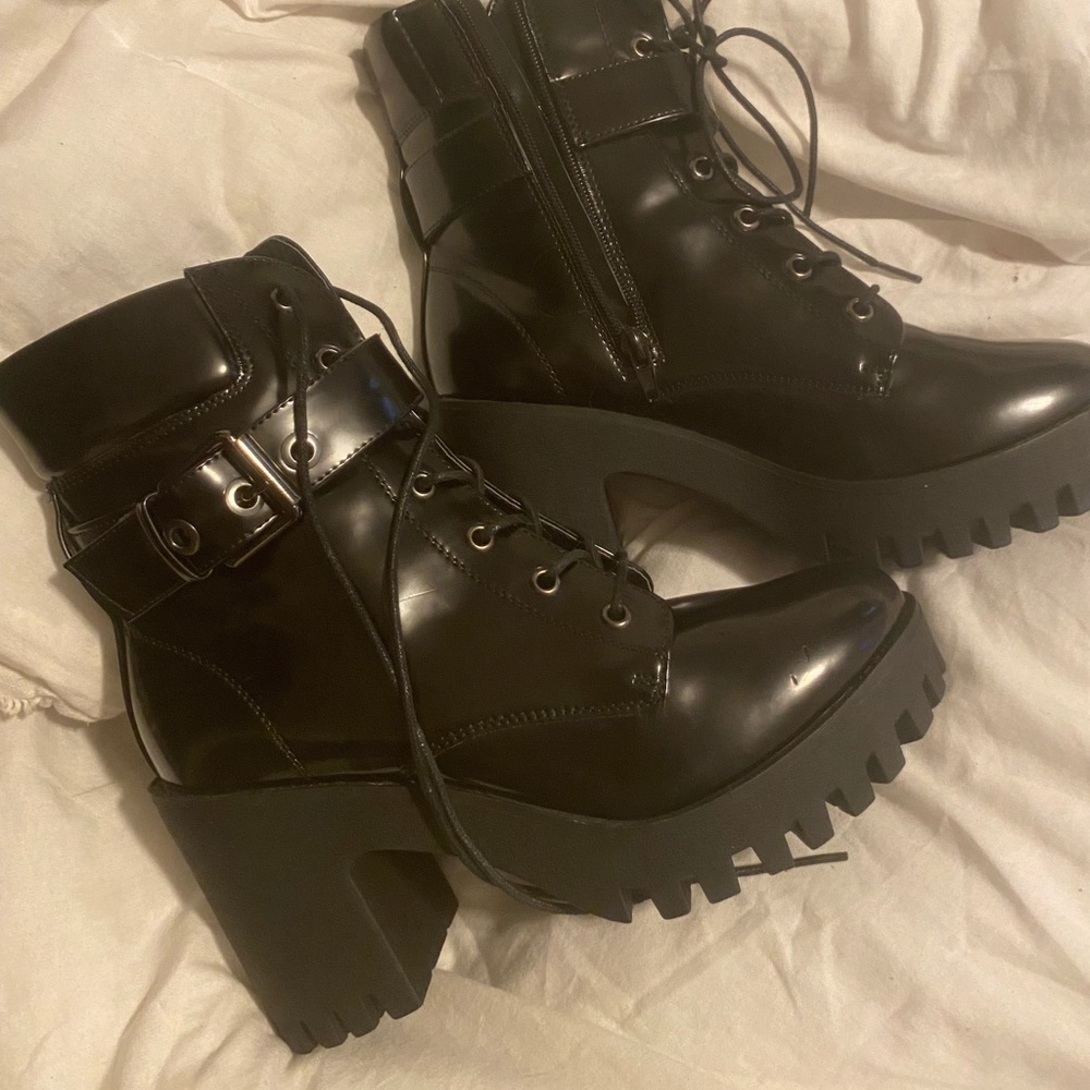 MADDEN GIRL WOMENS COMBAT BOOT HEEL - SIZE 8